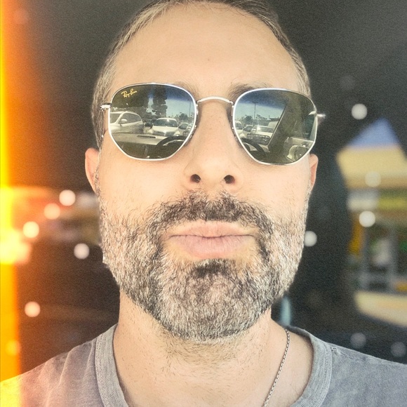 Meet your Posher, Chad - Picture 2 of 3